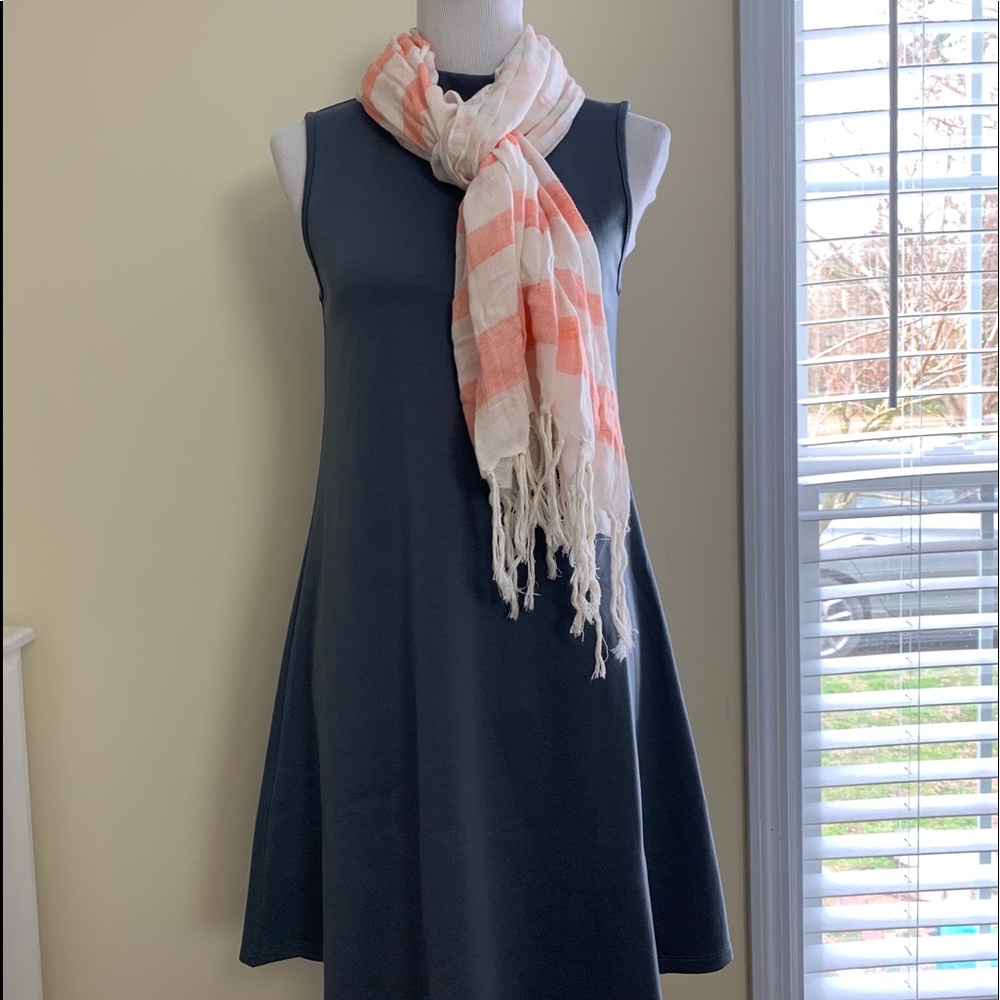 Forever 21 Scarf - Picture 2 of 10